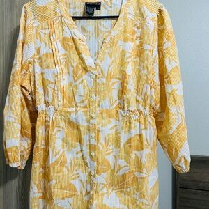 Bay Studio Yellow and White Floral Top XL